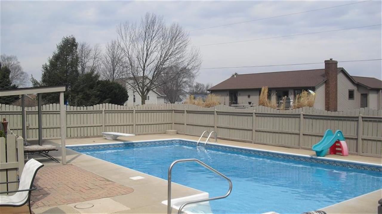 4696 E Sunset Dr, Syracuse, IN 46567 photo 4