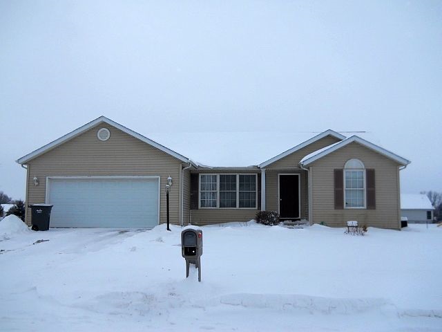 18872 Tyler Dr, Goshen, IN 46528 photo 1