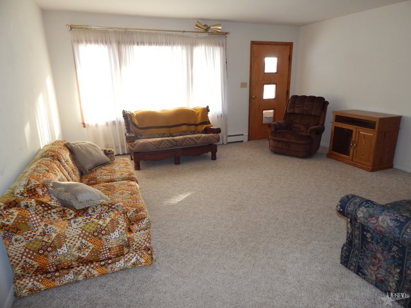 8974 S Warren Rd, Warren, IN 46792 photo 3