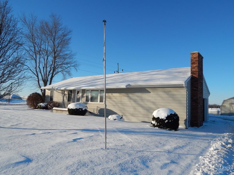 8974 S Warren Rd, Warren, IN 46792 photo 2