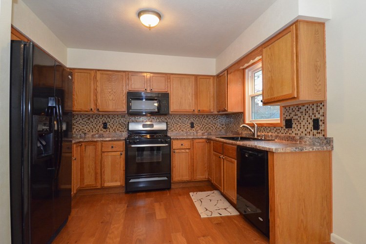 51850 Hedge Ct, Granger, IN 46530 photo 9