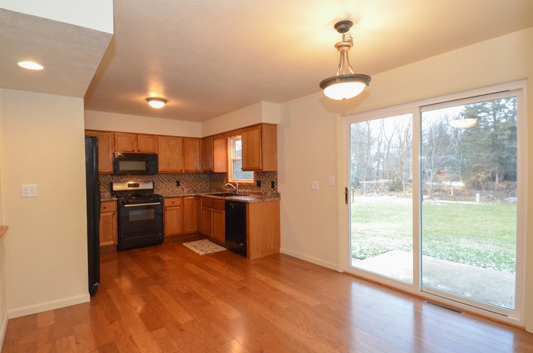 51850 Hedge Ct, Granger, IN 46530 photo 5