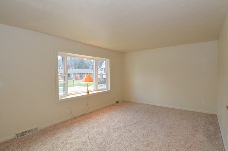 51850 Hedge Ct, Granger, IN 46530 photo 6