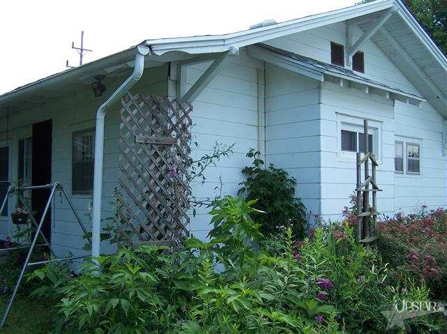 69 S Jackson St, Andrews, IN 46702 photo 9