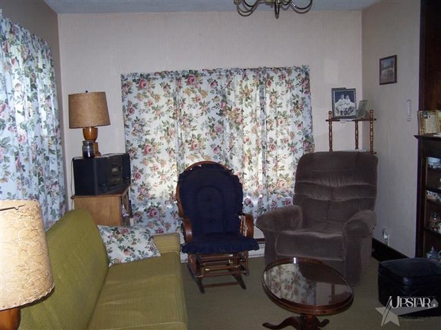 69 S Jackson St, Andrews, IN 46702 photo 3