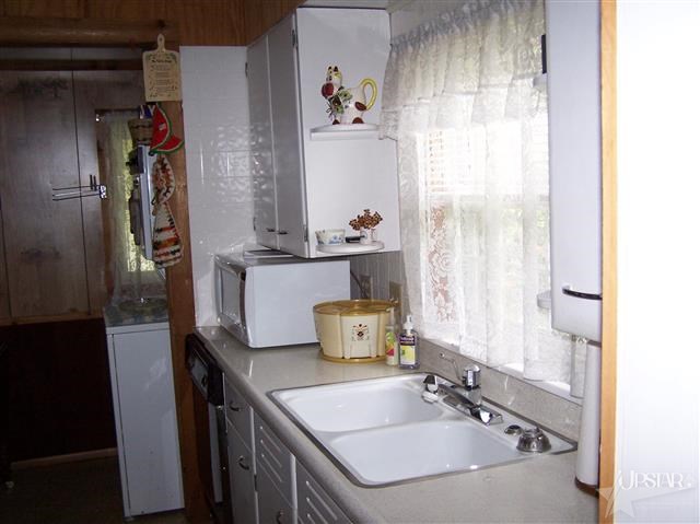 69 S Jackson St, Andrews, IN 46702 photo 4
