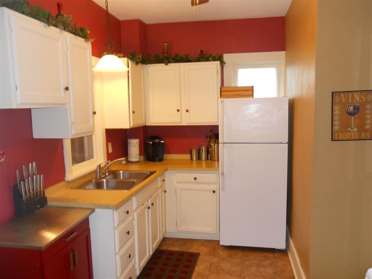 806 Emerson St, Goshen, IN 46526 photo 8
