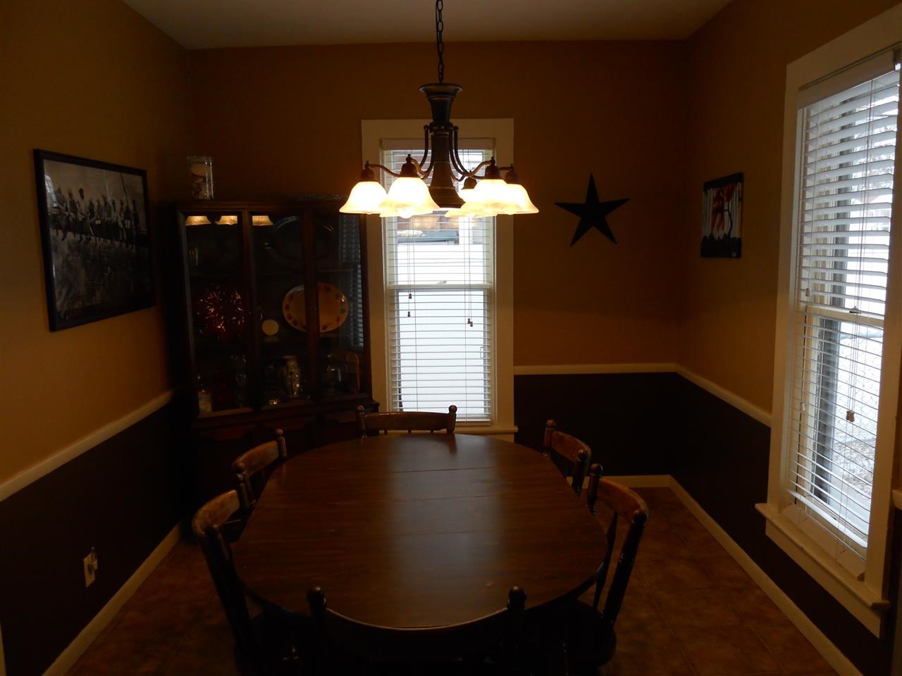 806 Emerson St, Goshen, IN 46526 photo 6