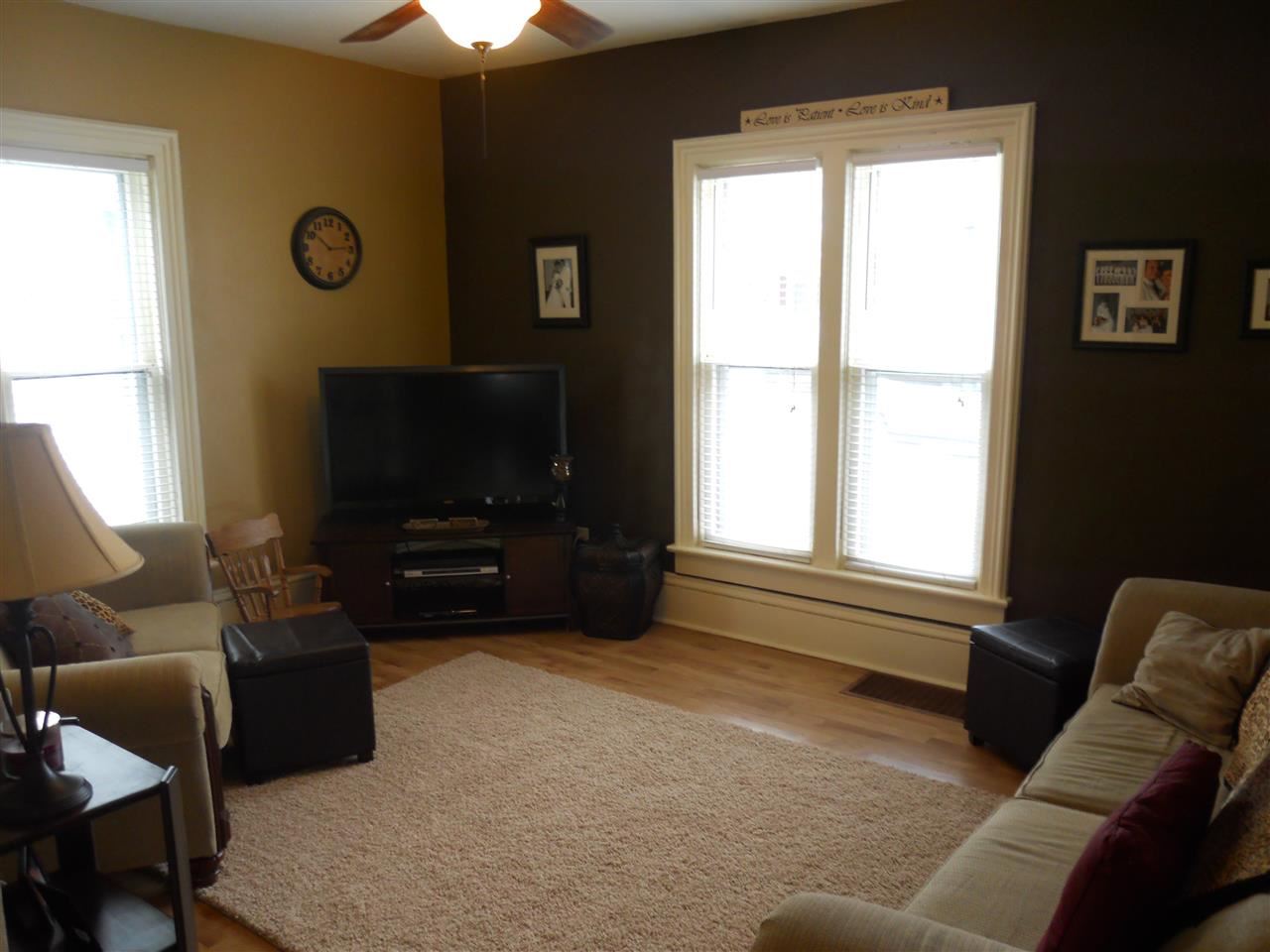 806 Emerson St, Goshen, IN 46526 photo 2