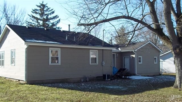 815 E South St, Albion, IN 46701 photo 2