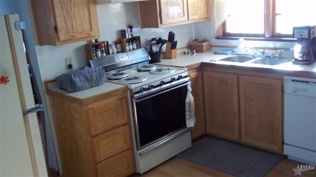 815 E South St, Albion, IN 46701 photo 4