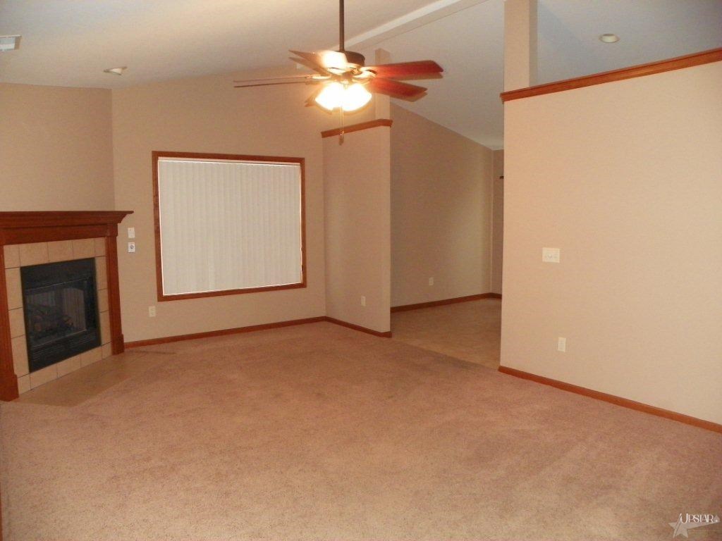 2005 Granny Smith Pl, Kendallville, IN 46755 photo 4