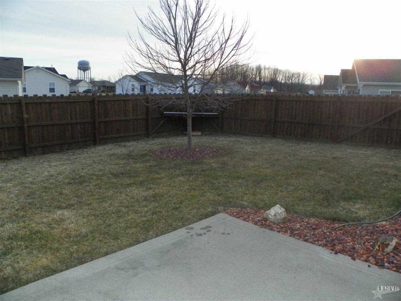 2005 Granny Smith Pl, Kendallville, IN 46755 photo 3