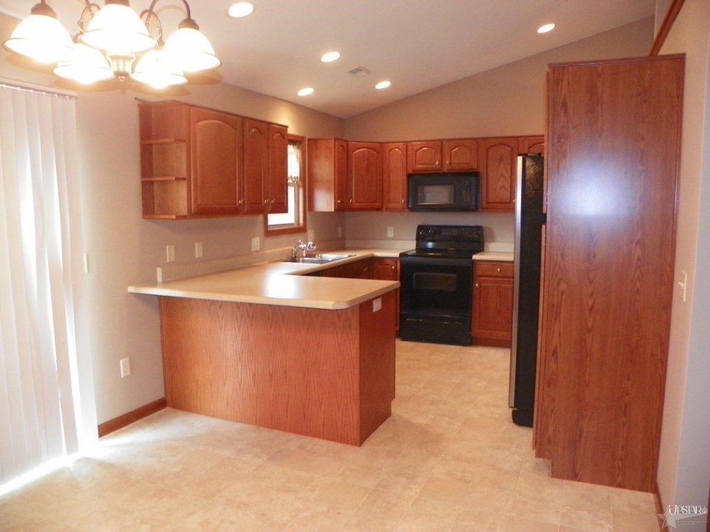 2005 Granny Smith Pl, Kendallville, IN 46755 photo 10
