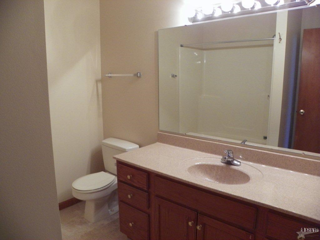 2005 Granny Smith Pl, Kendallville, IN 46755 photo 8