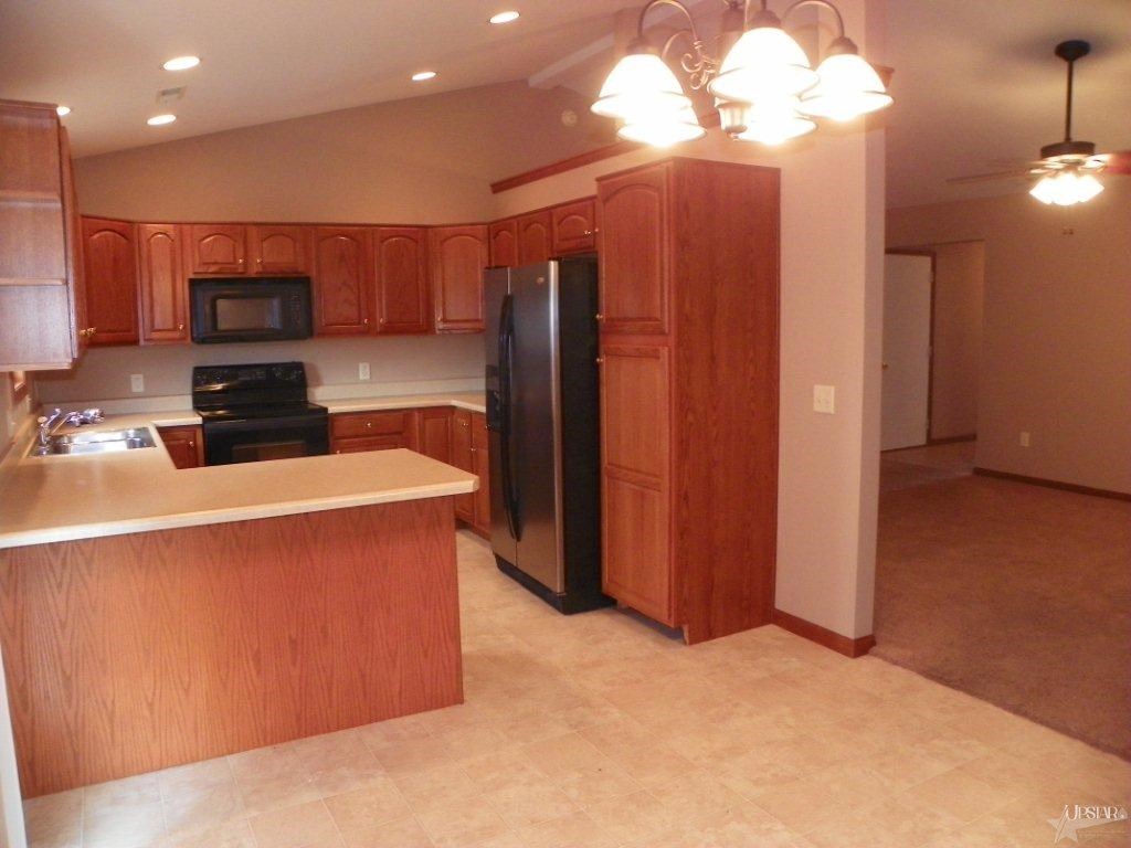 2005 Granny Smith Pl, Kendallville, IN 46755 photo 11