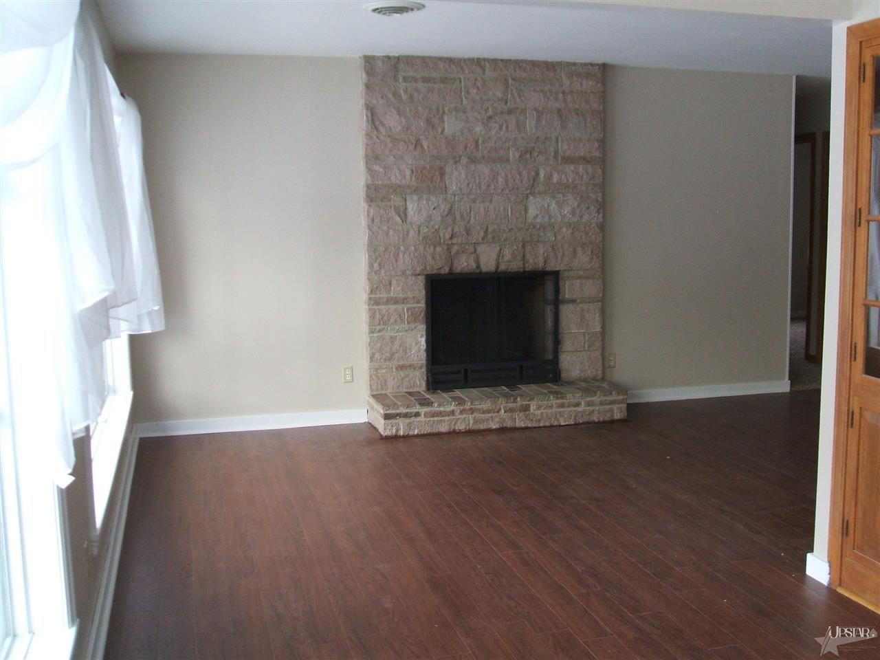 1009 Aylesford Dr, Fort Wayne, IN 46819 photo 2