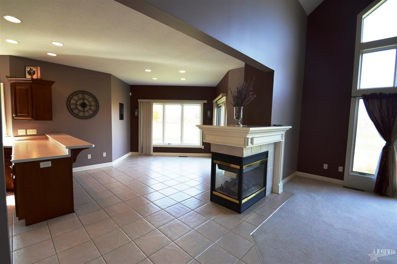 8505 Greyhawk Dr, Fort Wayne, IN 46835 photo 5