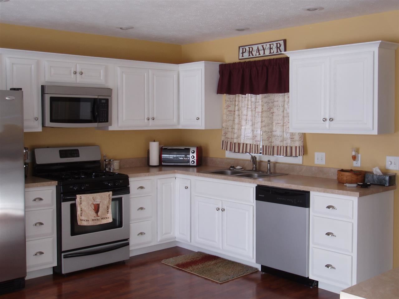 405 Eugene Dr, Middlebury, IN 46540 photo 8