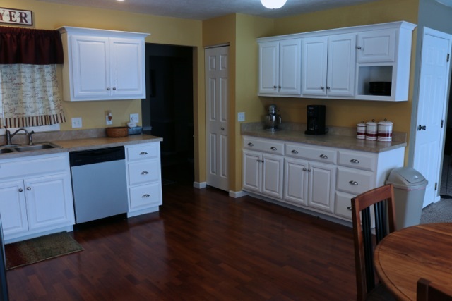 405 Eugene Dr, Middlebury, IN 46540 photo 10