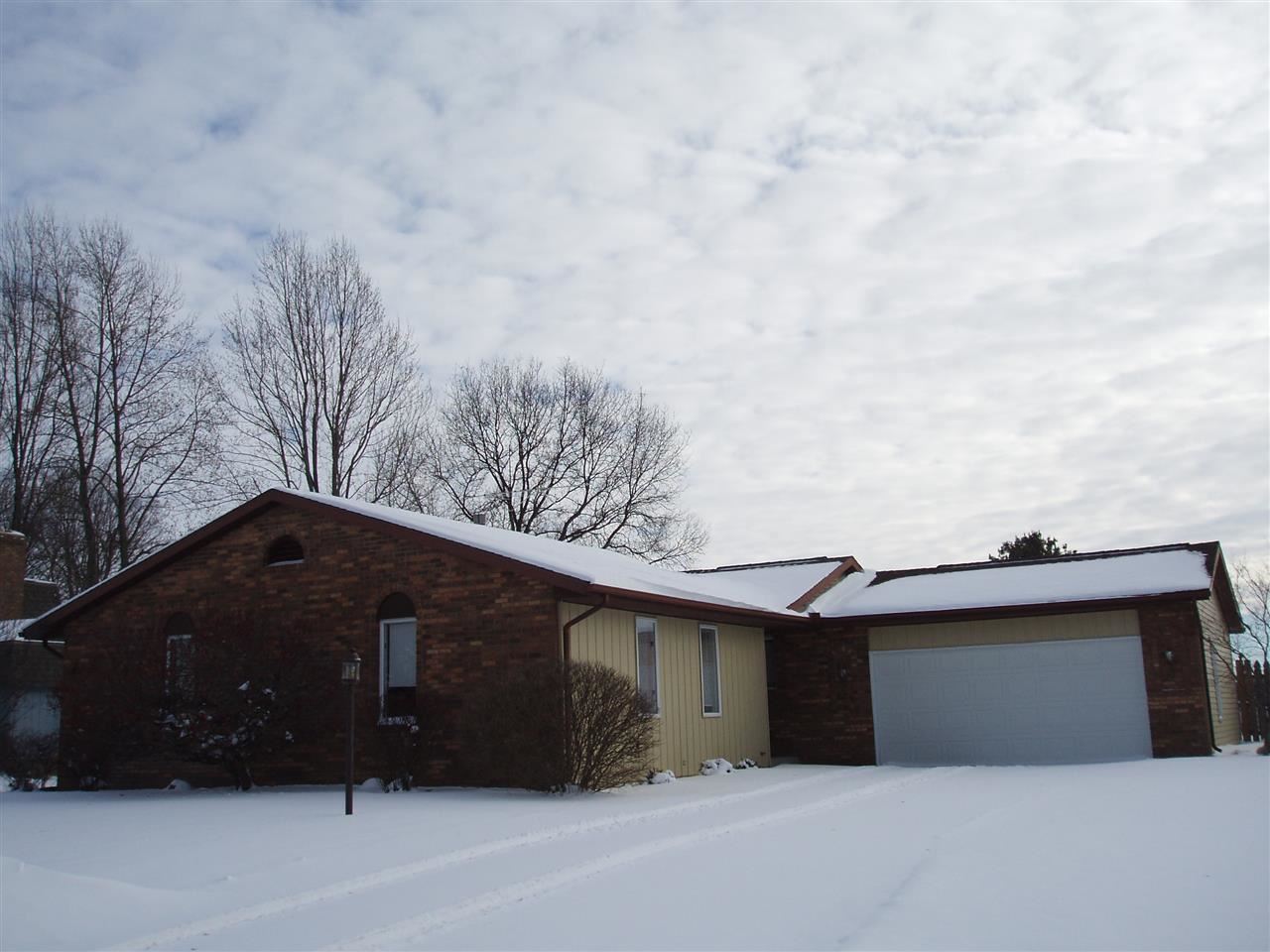 405 Eugene Dr, Middlebury, IN 46540 photo 1