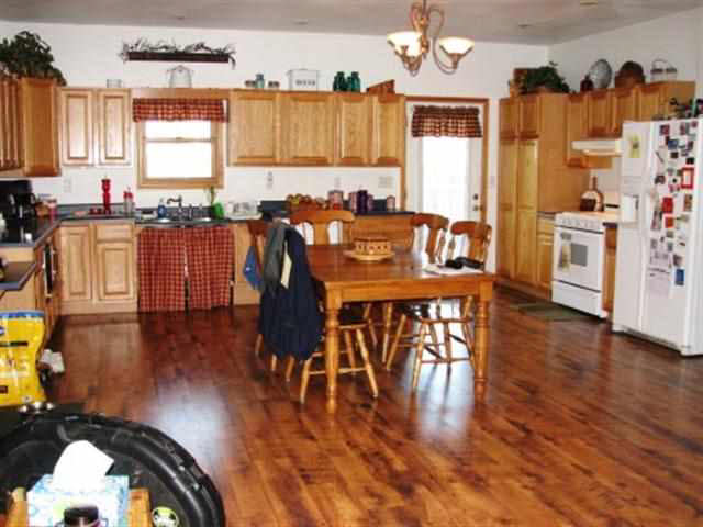 7155 N 675 W, Shipshewana, IN 46565 photo 4