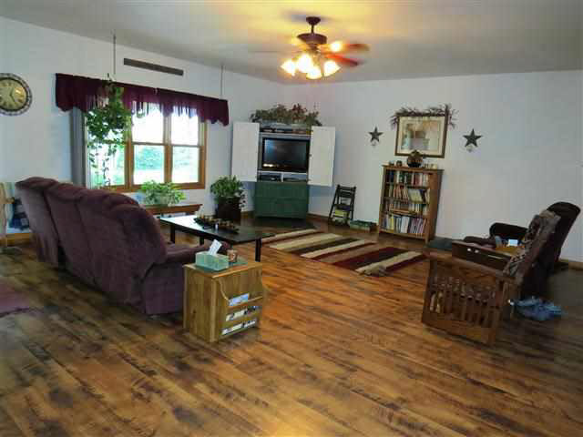 7155 N 675 W, Shipshewana, IN 46565 photo 2