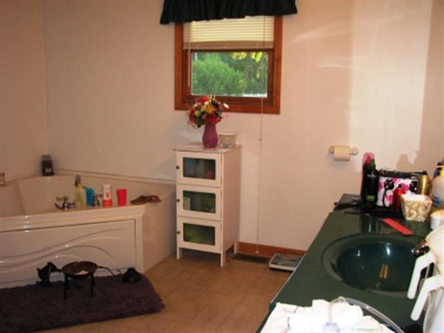 7155 N 675 W, Shipshewana, IN 46565 photo 9