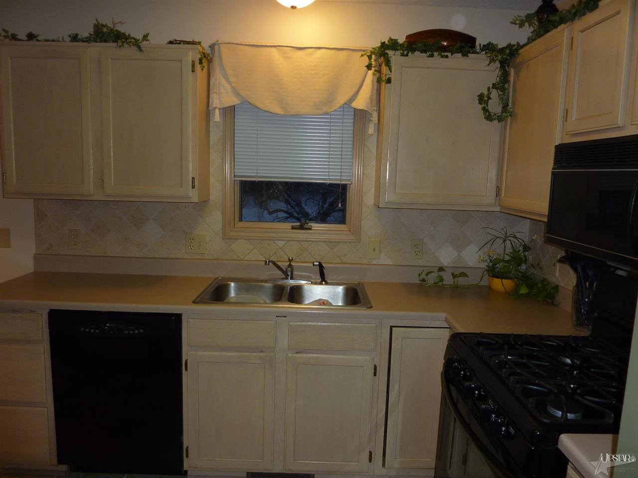 1107 Silver Springs Ct, Fort Wayne, IN 46825 photo 4