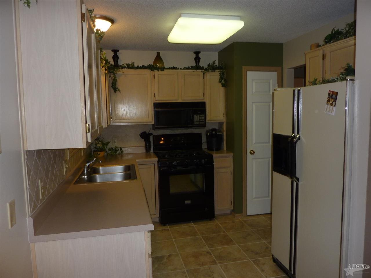 1107 Silver Springs Ct, Fort Wayne, IN 46825 photo 3