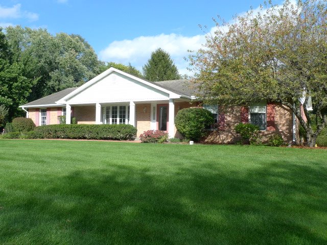 52744 Brooktrails Dr, South Bend, IN 46637 photo 1