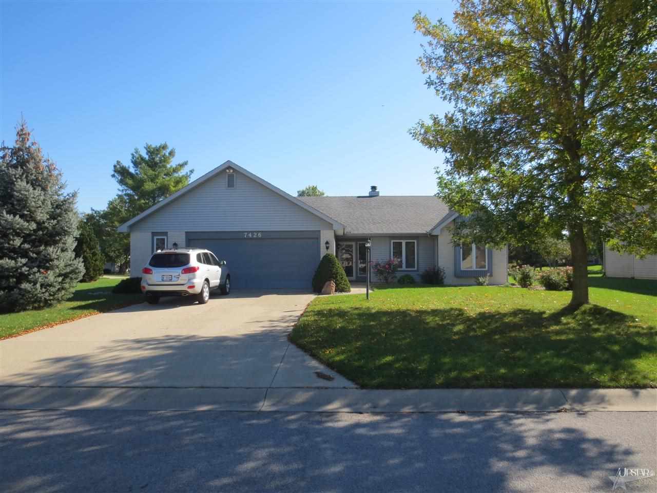 7426 Oxford Ct, Fort Wayne, IN 46815 photo 2