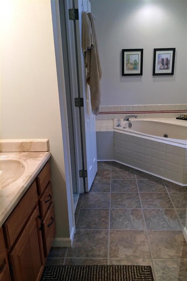 10048 Crabapple Ln, Middlebury, IN 46540 photo 12