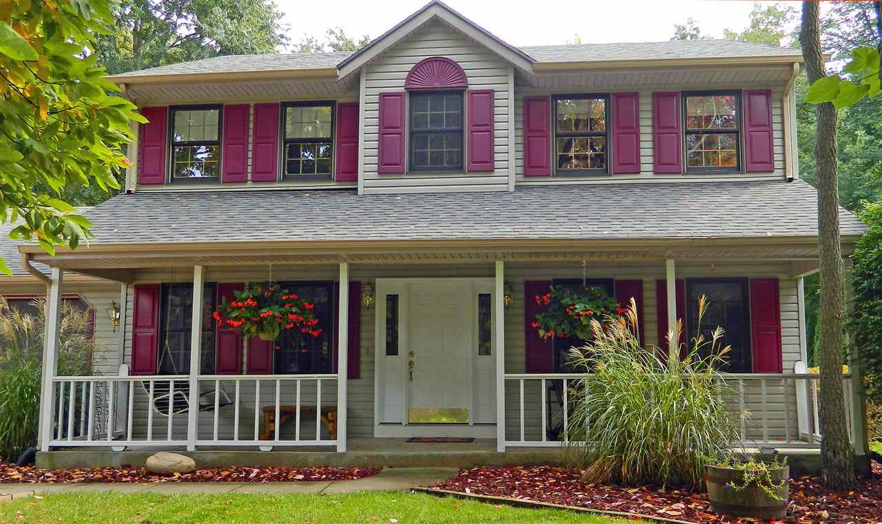 10048 Crabapple Ln, Middlebury, IN 46540 photo 1