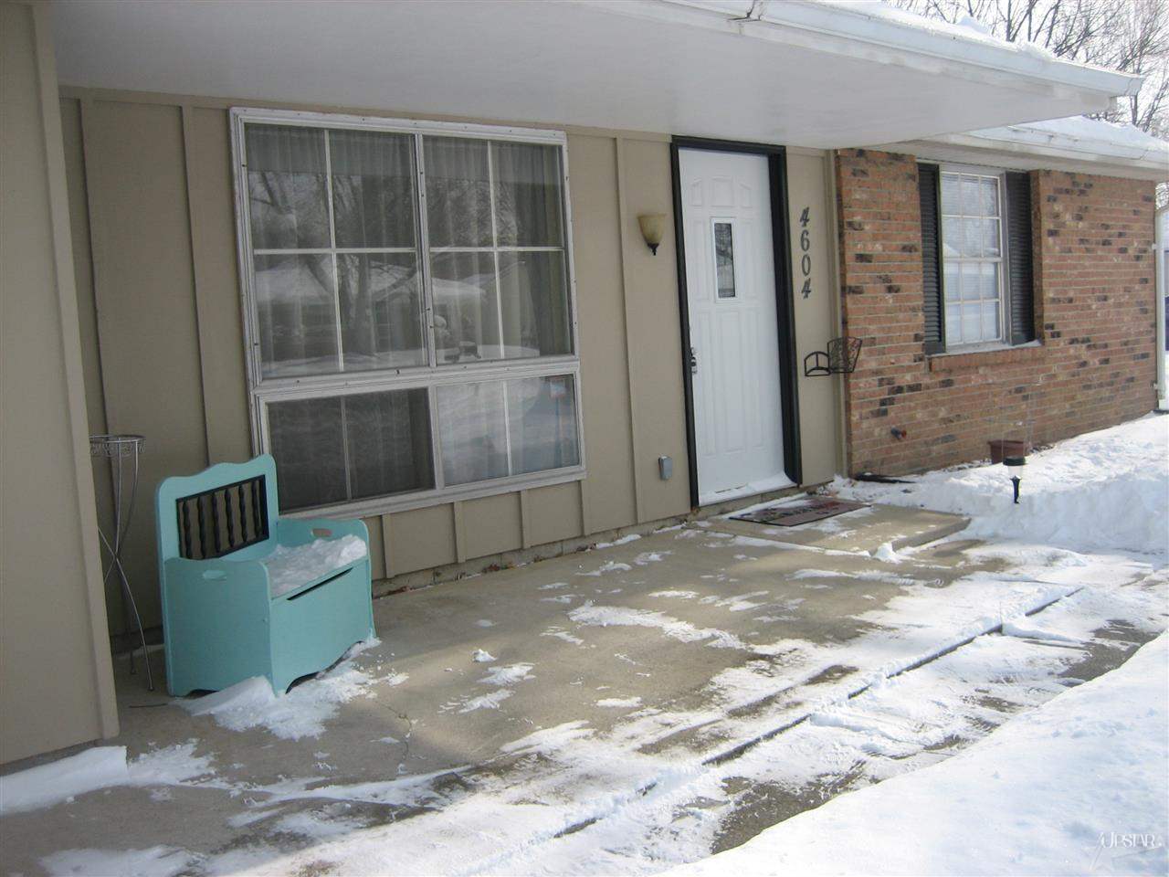 4604 Manistee Dr, Fort Wayne, IN 46835 photo 2