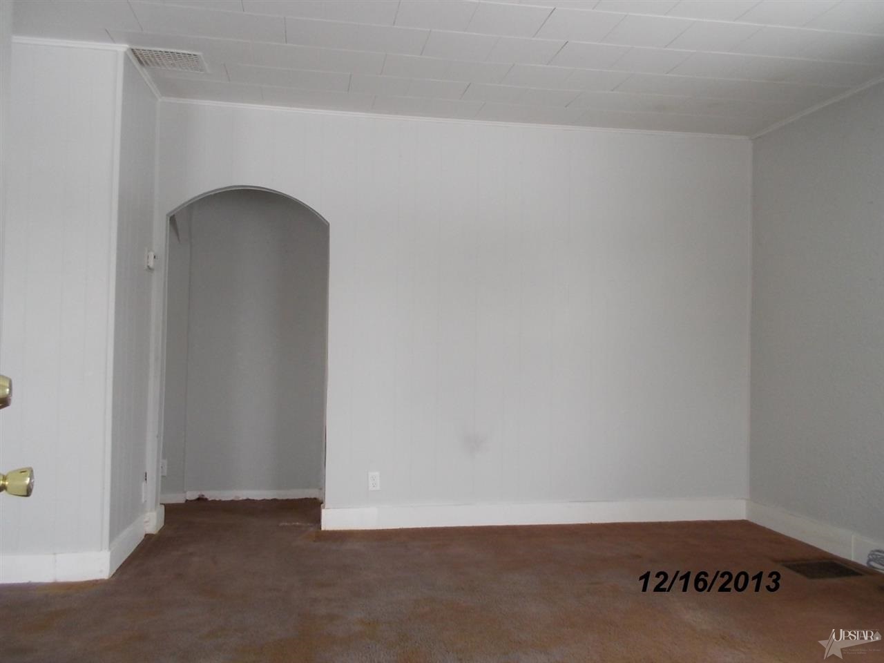 700 E Line St, Geneva, IN 46740 photo 9