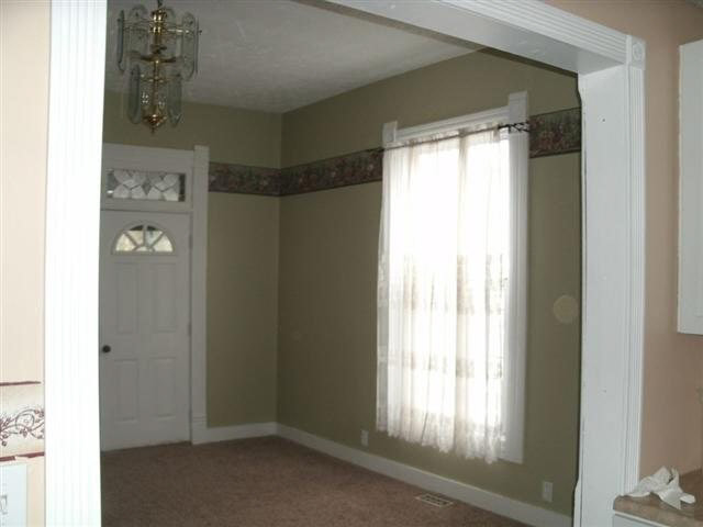 204 E Ohio St, Colfax, IN 46035 photo 4