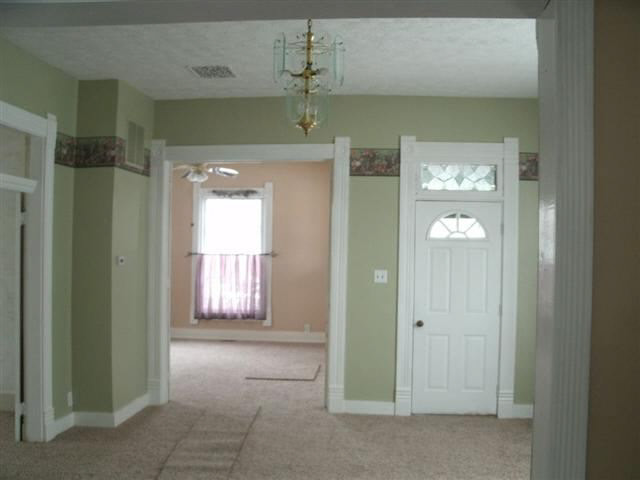 204 E Ohio St, Colfax, IN 46035 photo 3