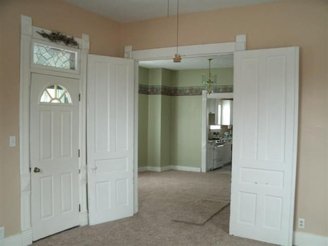 204 E Ohio St, Colfax, IN 46035 photo 2