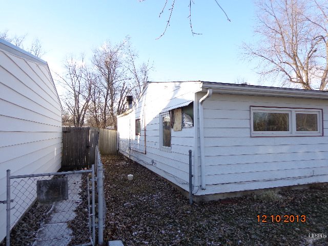 5720 Gates Dr, Fort Wayne, IN 46809 photo 2