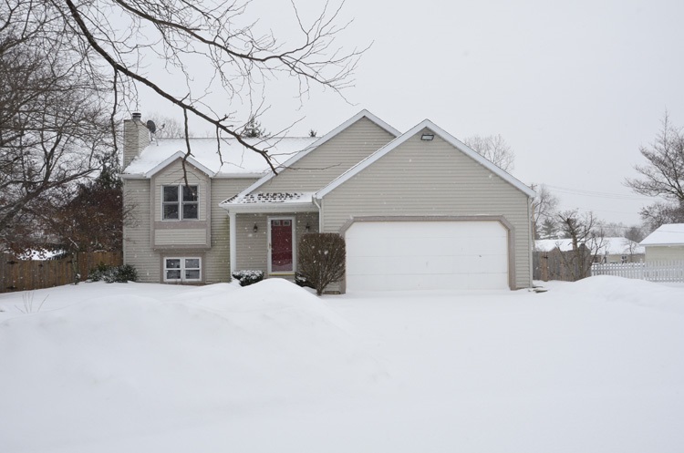 1710 Fawn Ct, South Bend, IN 46628 photo 1