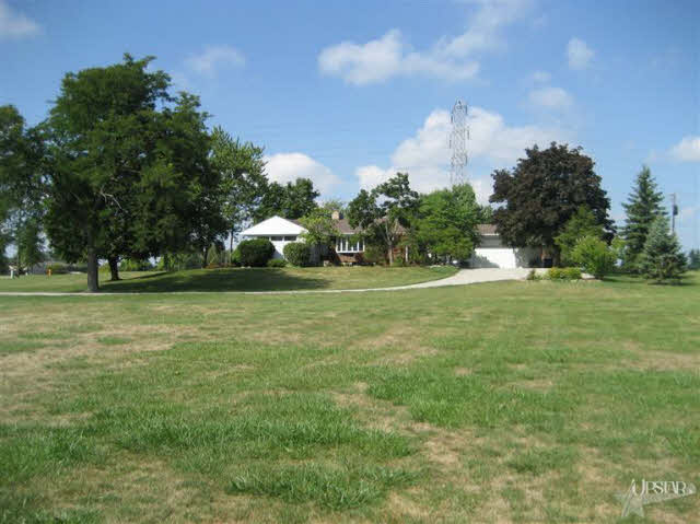 6737 Maplecrest Rd, Fort Wayne, IN 46835 photo 2