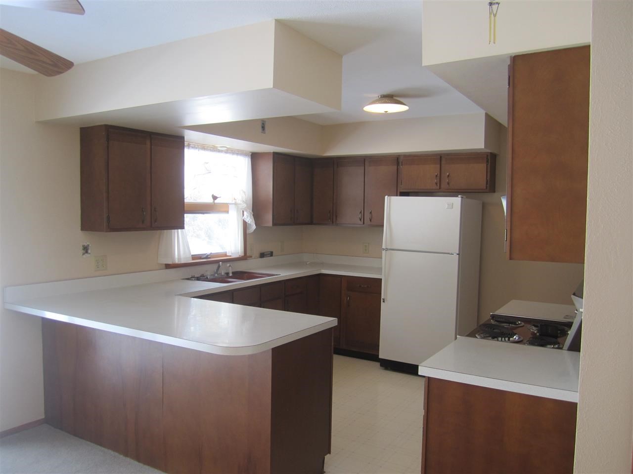 16361 Wild Cherry Dr, Granger, IN 46530 photo 2
