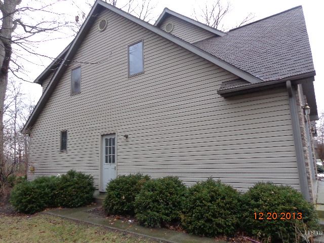 1206 Mill Pond Rd, Berne, IN 46711 photo 3