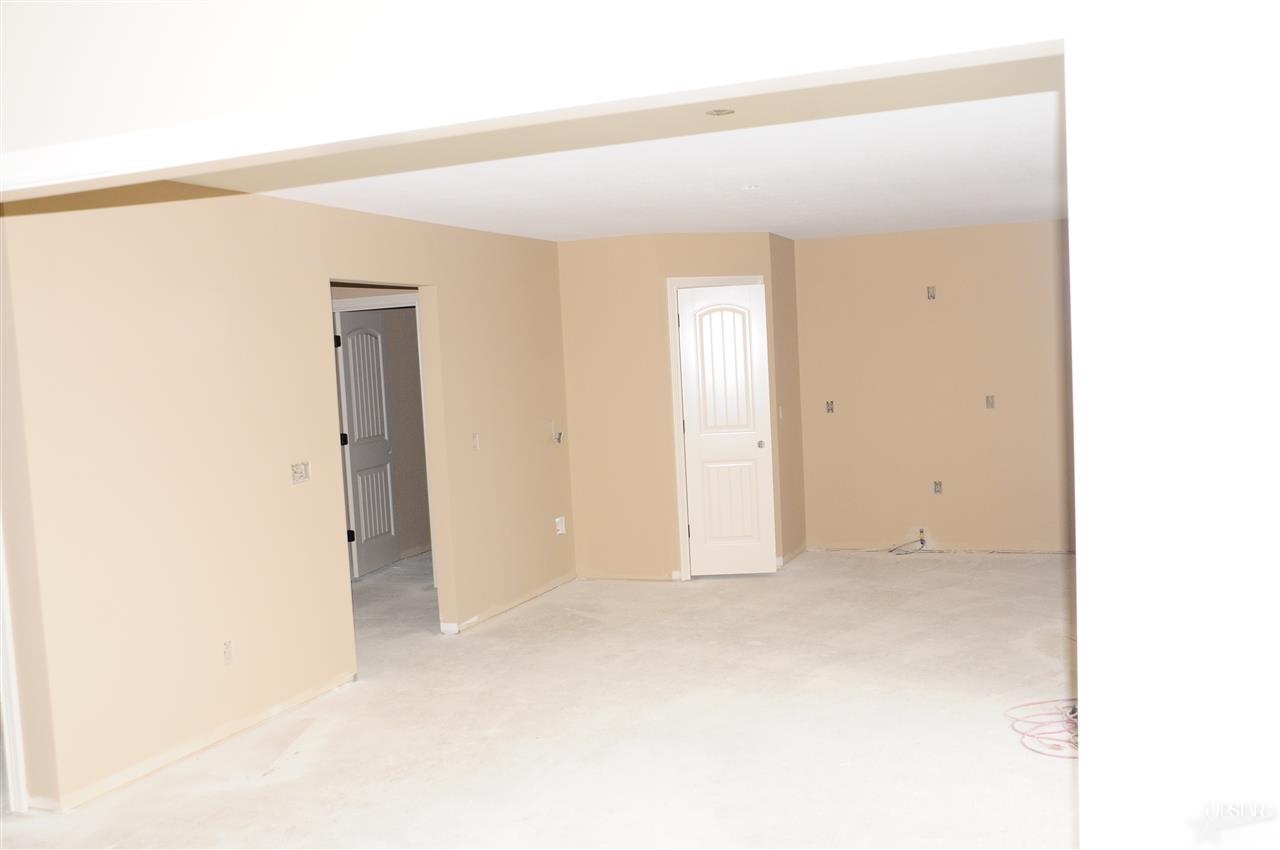 8602 Backwater Dr, Fort Wayne, IN 46818 photo 3