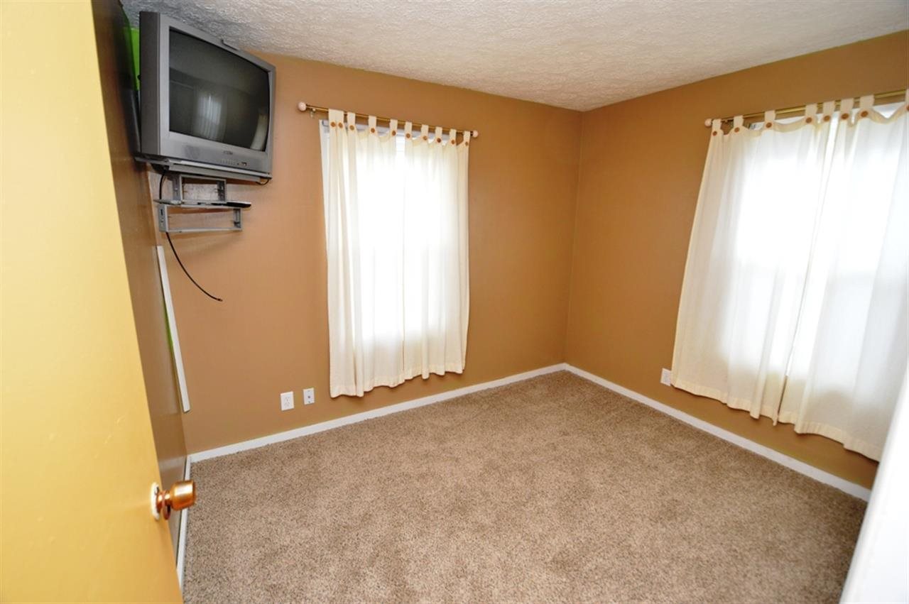 450 Center Dr, Frankfort, IN 46041 photo 8