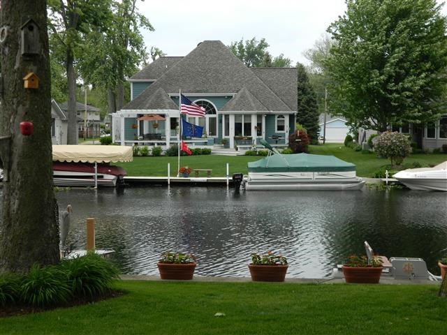 8141 E North Rd, Syracuse, IN 46567 photo 1