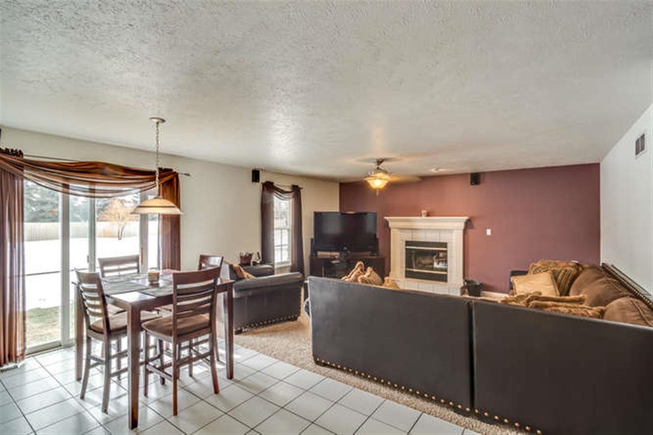 10762 Washtenaw Dr, Osceola, IN 46561 photo 9