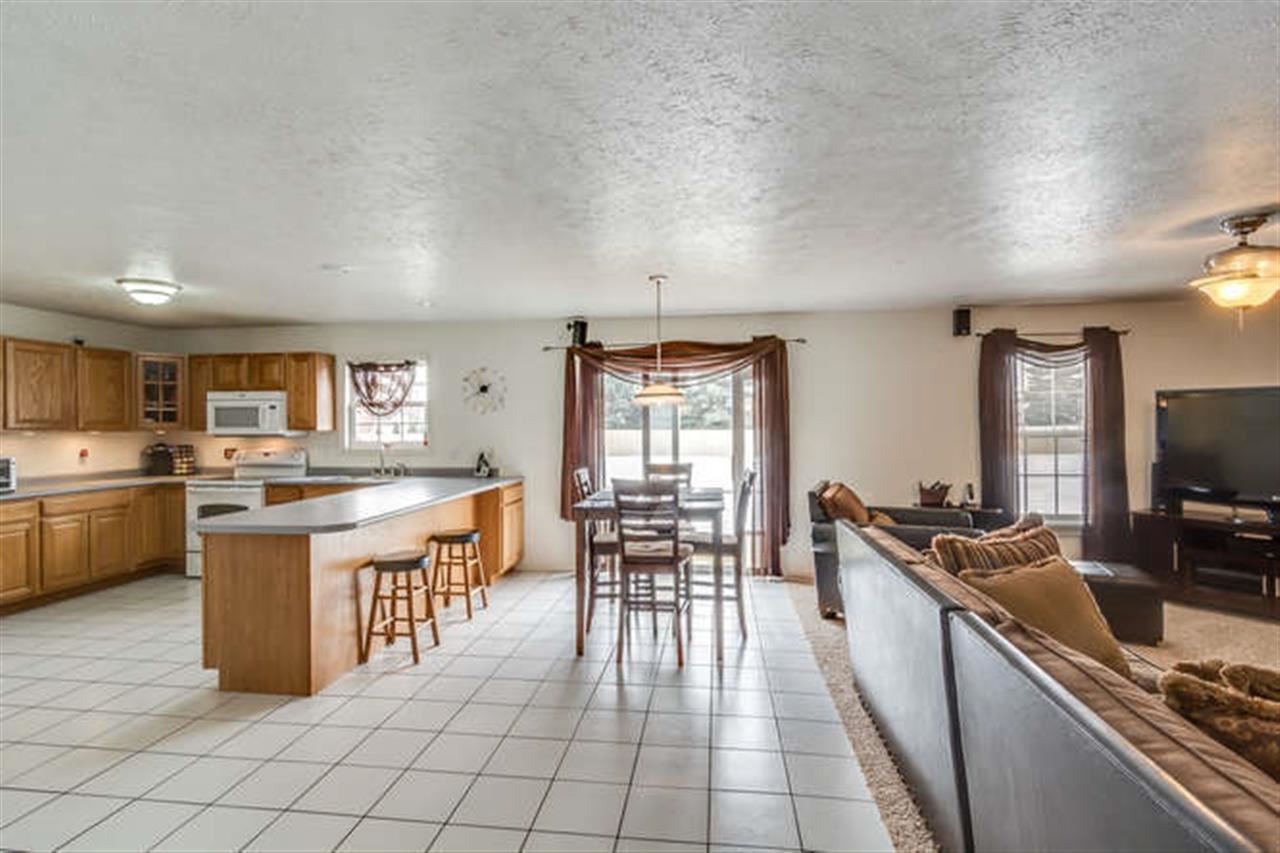 10762 Washtenaw Dr, Osceola, IN 46561 photo 5
