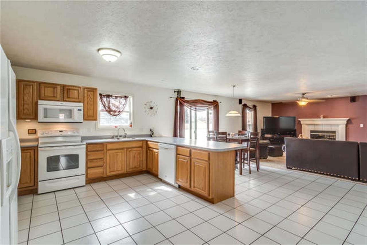 10762 Washtenaw Dr, Osceola, IN 46561 photo 8
